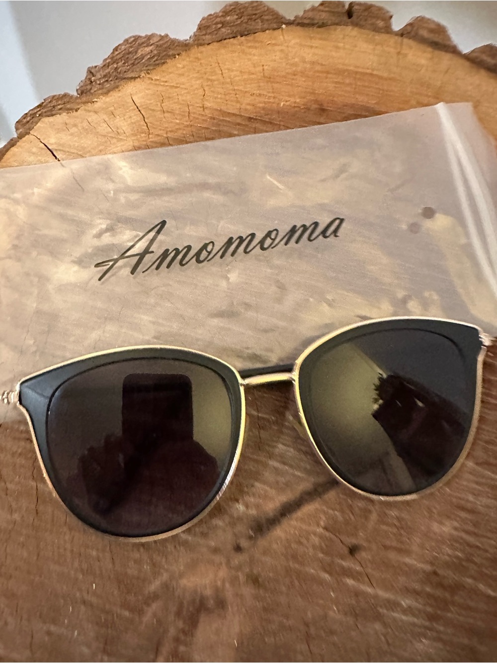 Amomoma Cat Eye Sunglasses in Black and Gold